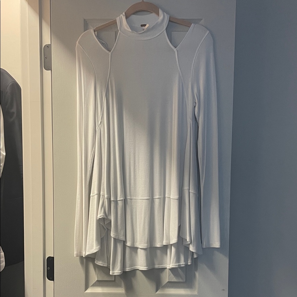 White Women's Cutout Long Sleeve Top